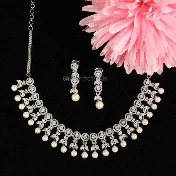 Pearls Dropping Light Diamond Necklace For Bridesmaid