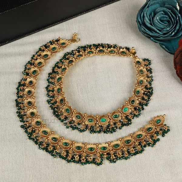 Beautiful Emerald Green Flora Pattern Anklets/Payal