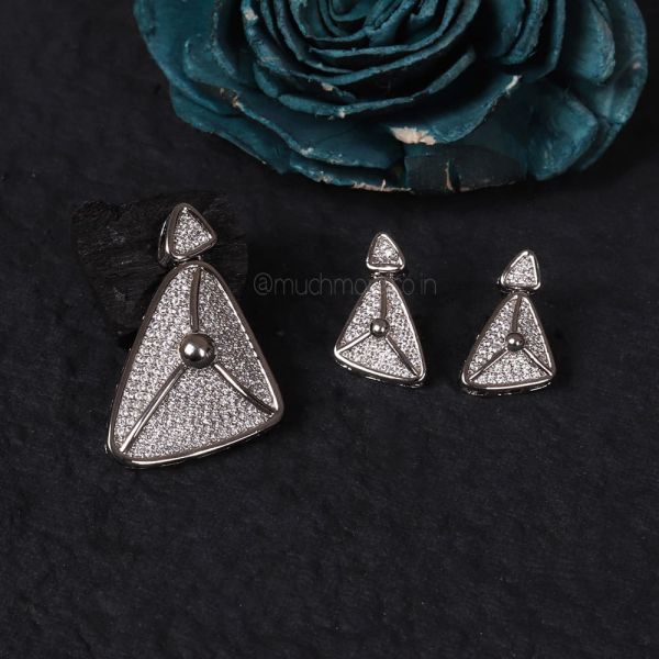 Silver Polish Diamond Pendant With Earrings