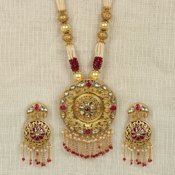 Traditional Pendant Set With Beautiful Danglings