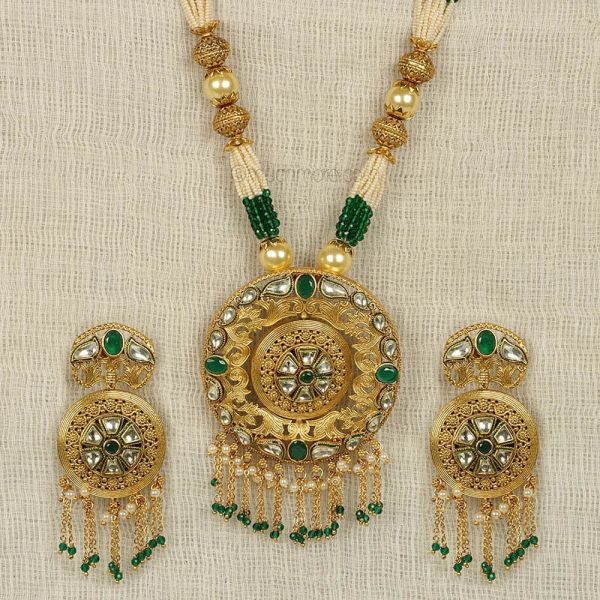 Emerald Green Gold Polish Traditional Pendant Set 
