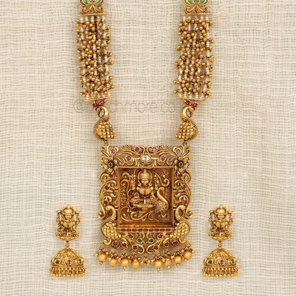 Square Shaped Pendant With Jhumka Earrings