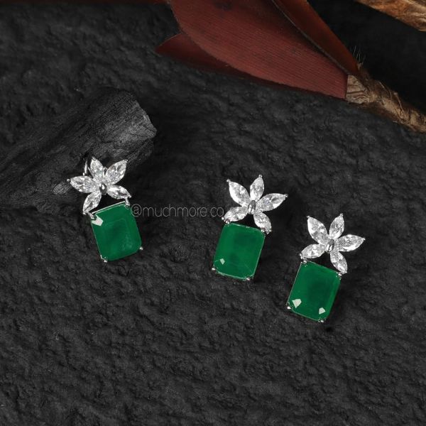 Emerald Silver Polish Flora Diamond Pendant Set