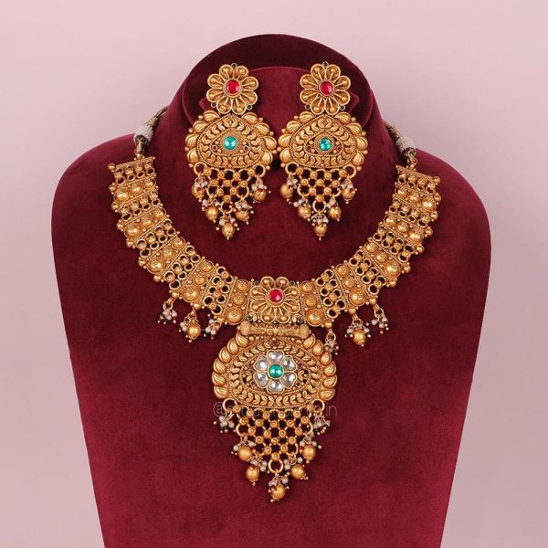 Kundun Work Ruby Green Gold Polish Necklace Set