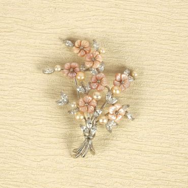 Mother Of Pearl Bunch Of FLowers Unisex Brooch