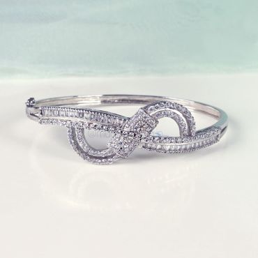 White Polished Diamond Bracelet For Ladies