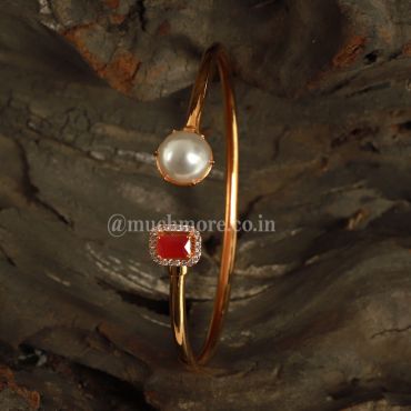 Gold Polish Flexible Motif And Ruby Diamond Bracelet