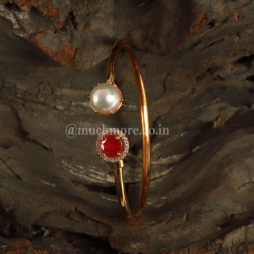 Gold Polish Flexible Motif & Ruby Diamond Bracelet