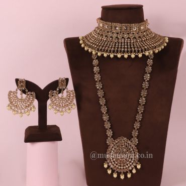 Gold Tone Bridal Necklace With All Accessories