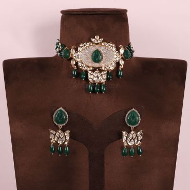 Lotus Pattern Emerald Beaded Kundan Choker Earrings