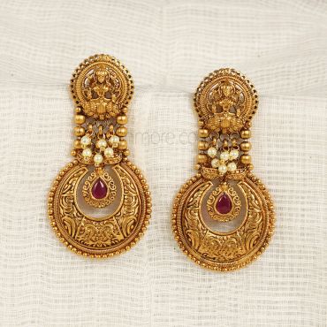 Maa Laxmi Earrings In Gold Polish