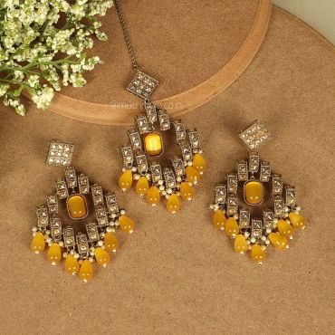 Yellow Drop Earrings With Matching Maang Tikka Set
