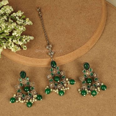 Beautiful Emerald Green Earrings With Tikka For Women