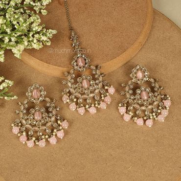 Soft Pink Gold Polish Earrings With Matching Tikka