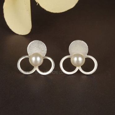 Pearl With Silver polish Samll Earrings